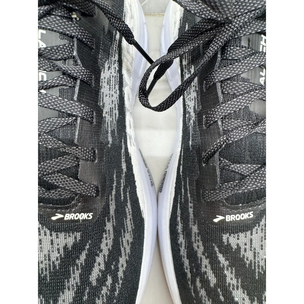 Brooks Launch 11 Running Shoes Mens Size 9D 9 D Black White Sneakers Athletic